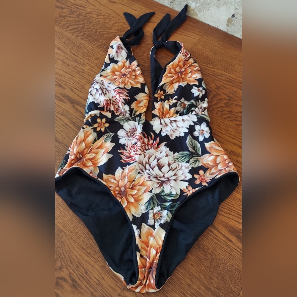 Maaji whole piece Bathing suit
